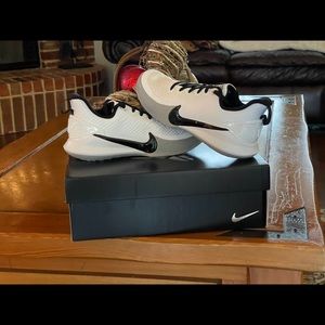 Kobe women’s volleyball shoes